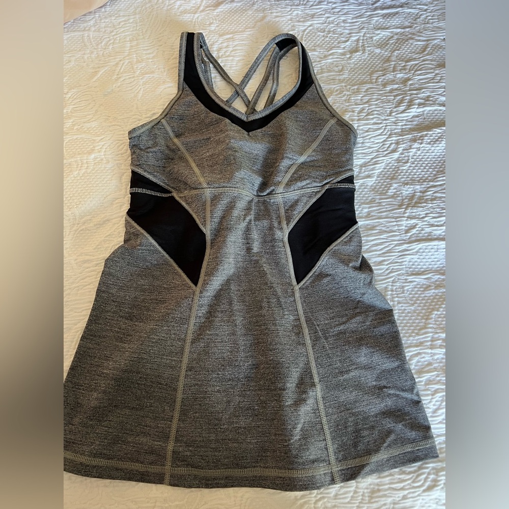 Lululemon Grey athletic Top, built in bra